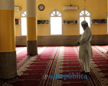Mosques largely empty as COVID-19 compels devotees to perform Ramadan prayers at home