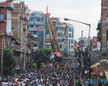 IN PICS: Large crowd gathers in Pulchowk to pull Rato Machhindranath chariot despite prohibitory orders