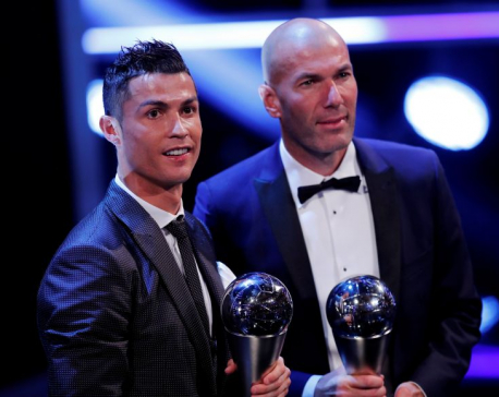 Ronaldo retains FIFA award for world's best player