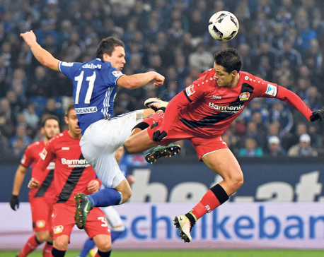 Gladbach breaks winless streak, Leverkusen beats Schalke