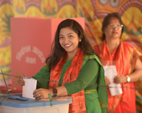 UML’s deputy mayor candidate for KMC Sunita Dangol casts her vote (with photos)