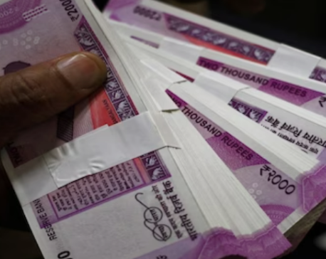 RBI withdraws Rs 2,000 notes from circulation