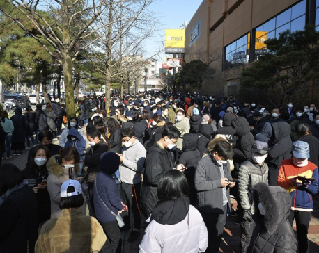 South Korea coronavirus surge spurs museum closures, mask-buying spree
