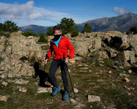 Spanish mountaineer, 81, trains for Himalayas in tribute to victims of COVID-19