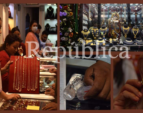 In Pictures: People buy gold on the occasion of Dhanteras