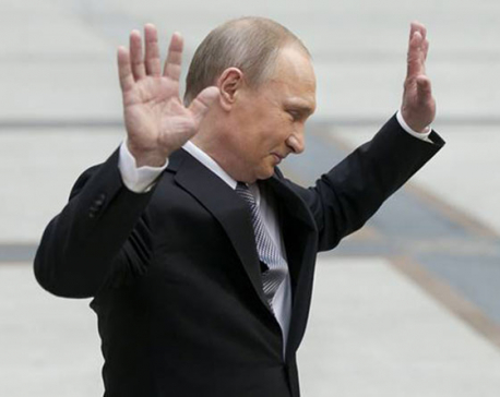 Why is Russian President Vladimir Putin late for meetings with world leaders?