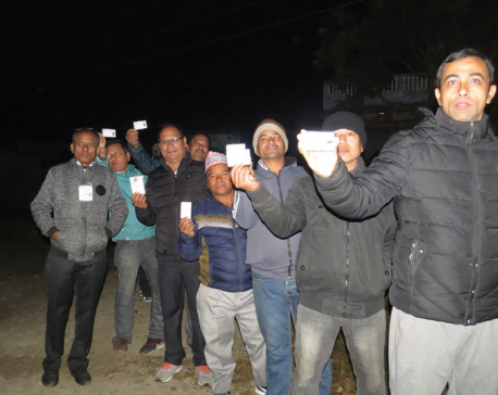 Excited voters reach early morning at polling centers
