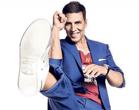 Akshay does cradle pose with Asin's newborn