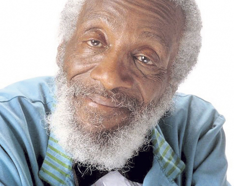 Comedian, civil rights activist Dick Gregory dies at 84