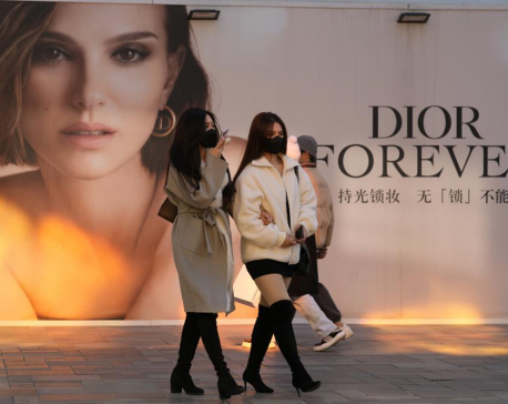 Chinese fashion photographer in Dior controversy apologizes