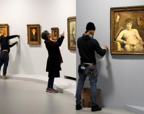 Paris mounts first Toulouse-Lautrec exhibition in three decades