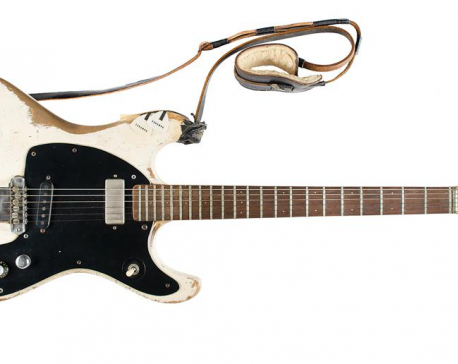 Johnny Ramone’s guitar sells for more than $900,000