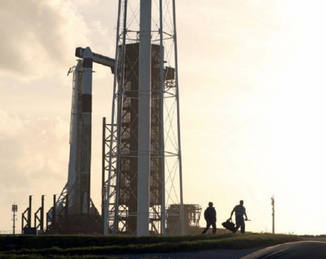 Bad weather forces delay of SpaceX simulated rocket failure test