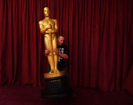 Academy Awards to go hostless for second consecutive year