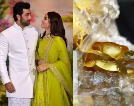 Ranbir Kapoor and Alia Bhatt get gold bouquet wedding gift from Surat jeweller
