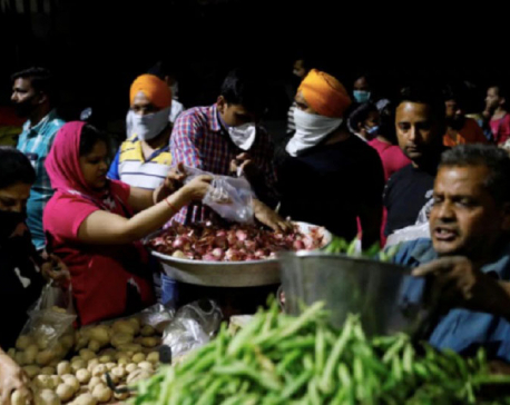 Indians scramble for supplies as three-week coronavirus lockdown begins