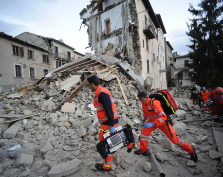 Strong quake rocks central Italy, at least 37 reported dead