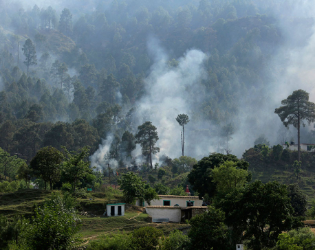 Pakistani, Indian troops trade fire in Kashmir, wounding 2