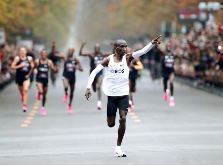 Kipchoge runs unofficial marathon in under two hours