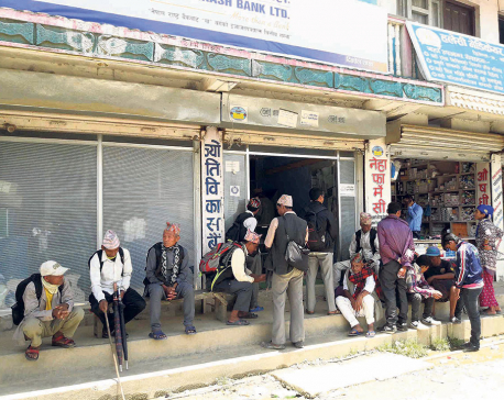 Khotang quake victims receive 2nd tranche of housing grant
