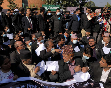 Lawyers continue sit-in protest at Supreme Court