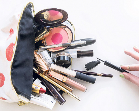 Makeup 101- what to put in your first makeup kit ?