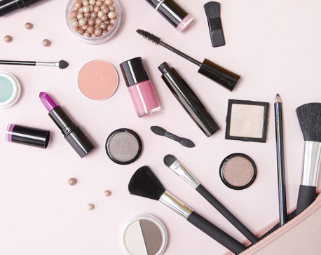 Too busy to apply make up? Here are a few quick make up tricks