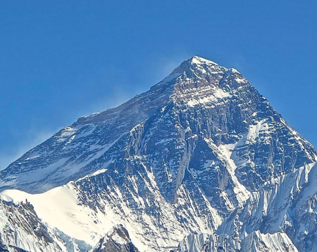 Pakistani climber reaches Everest’s summit