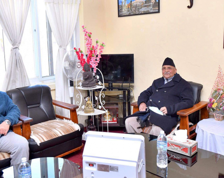 After Khumaltar-meeting, Oli reaches Pulchowk to meet Home Minister Thapa