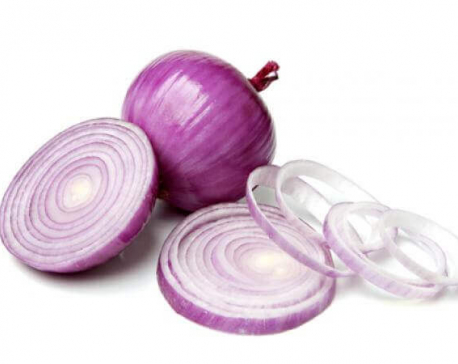 Indian govt’s decision to ban export fuels black marketing of dried onions in Kathmandu Valley