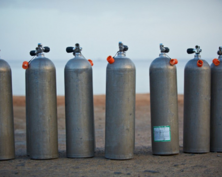 600 oxygen cylinders to be flown from Oman to Nepal on Saturday