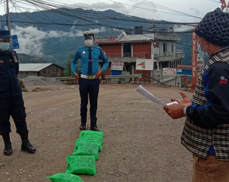 Khotang Chamber of Commerce and Industry distributes masks, sanitizers to frontline workers
