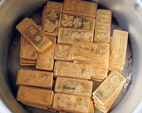 Chinese nationals held with eight kilos of gold
