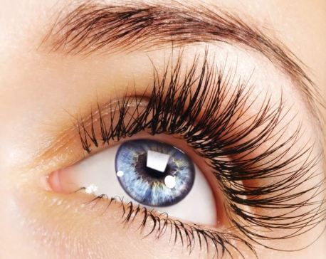 How to use oils to grow your eyelashes