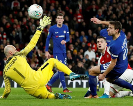 Granit puts rock-solid Arsenal into League Cup final
