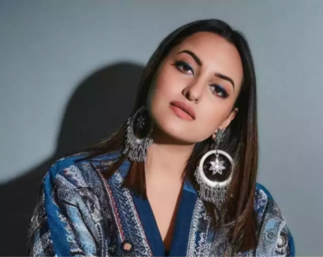Non bailable warrant issued against Sonakshi