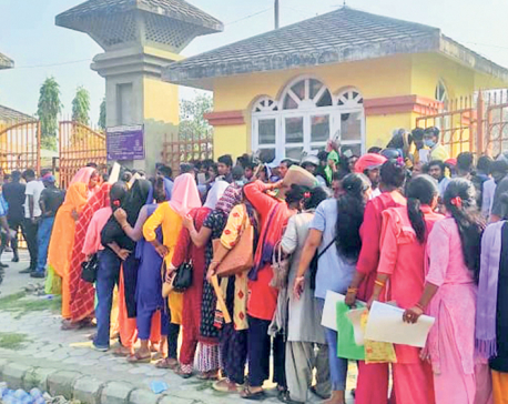 Youth line up to apply for temporary police: Govt to pay Rs 44,000 in salary for 40 days work