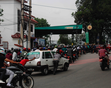 Petrol supply affected as tanker drivers protest, long queues at govt-run petrol pumps (With Pictures)