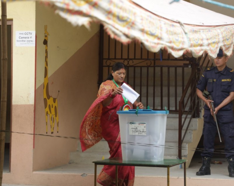 Srijana singh, KMC mayor candidate casts vote at Kathmandu (with photos)