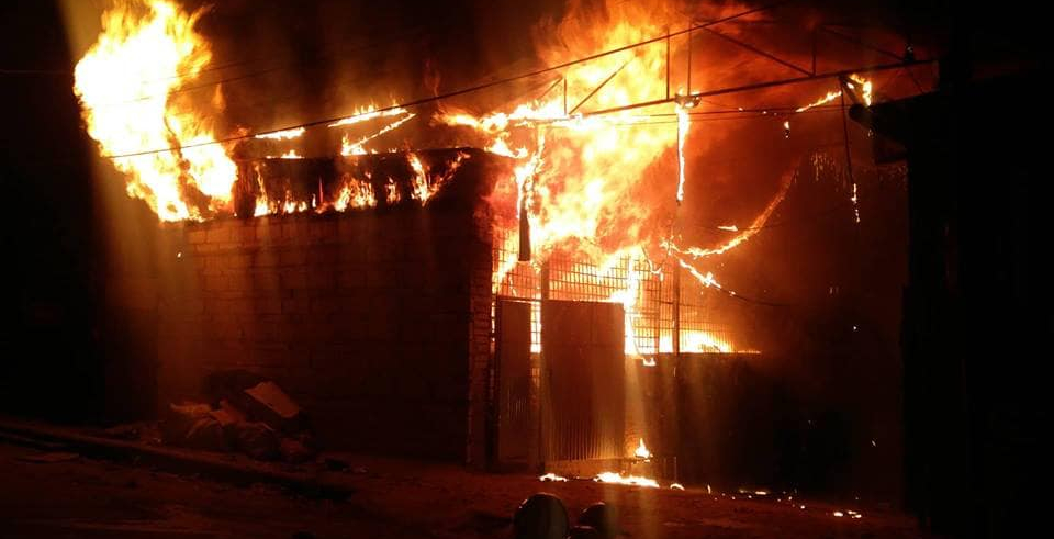 Massive fire engulfs cotton factory in Satungal (with video)