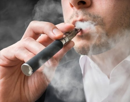 E-cigarettes may be causing similar lung damage to regular smoking, study finds