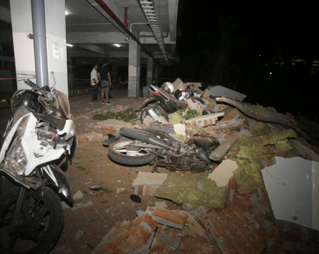 Powerful quake rocks Indonesian tourist island, 82 dead
