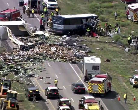 At least 7 killed in head-on bus crash in New Mexico