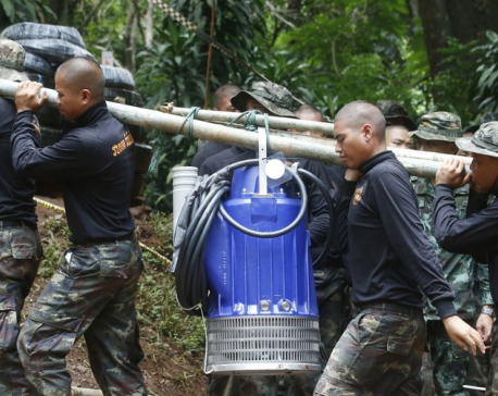 One rescuer dead, teams stuck on how to bring out Thailand's trapped boys
