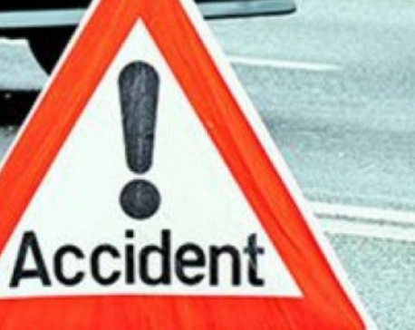 Six hurt in bus accident