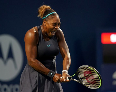 Serena rolls past Osaka in Toronto, Halep retires