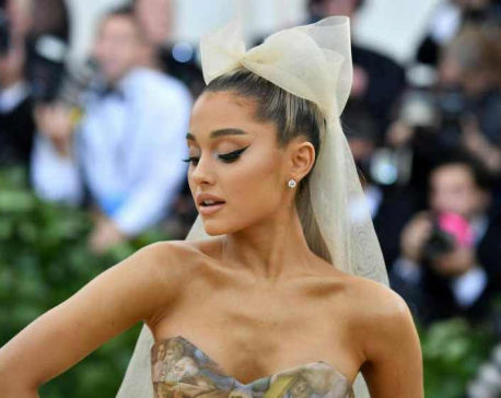 Ariana Grande cancels meet and greet due to depression, anxiety