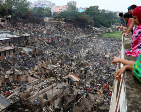 About 3,000 homeless as fire consumes Bangladesh slum