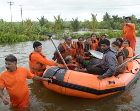 Death toll from India floods rises to 95, hundreds of thousands evacuated