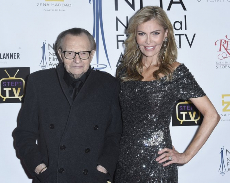 Larry King seeks divorce from seventh wife after 22 years